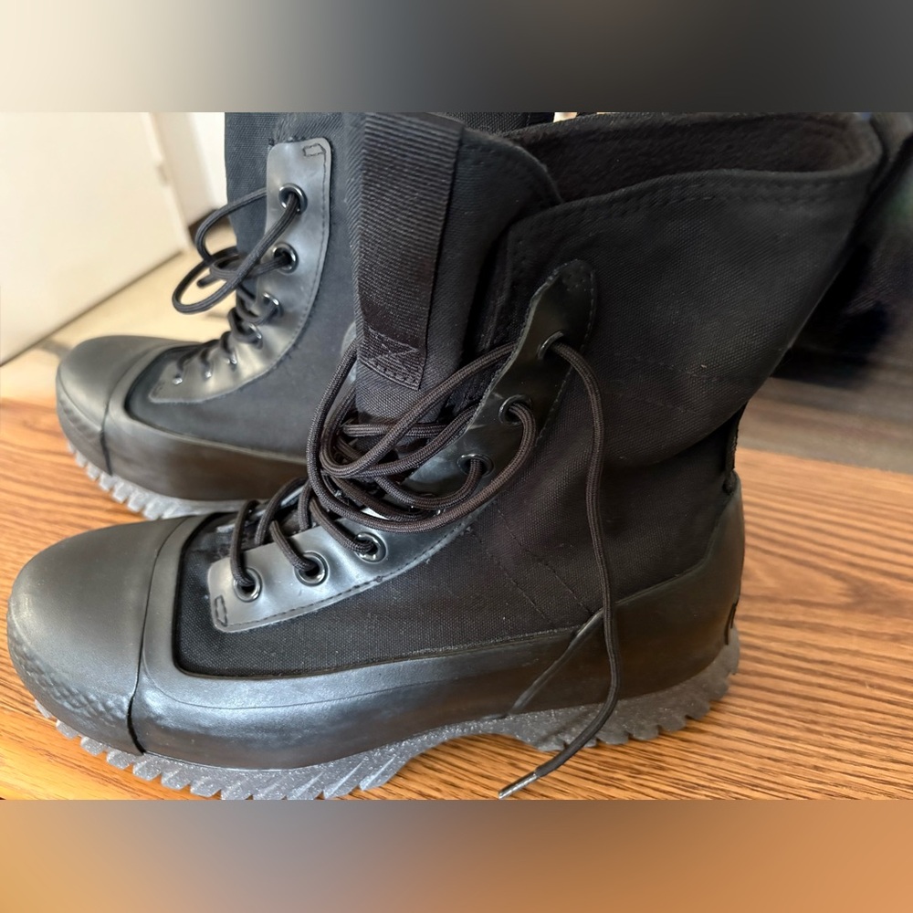 Converse Chuck Taylor All Star Lugged 2.0
Counter Climate Triple Black (New) - Picture 2 of 4